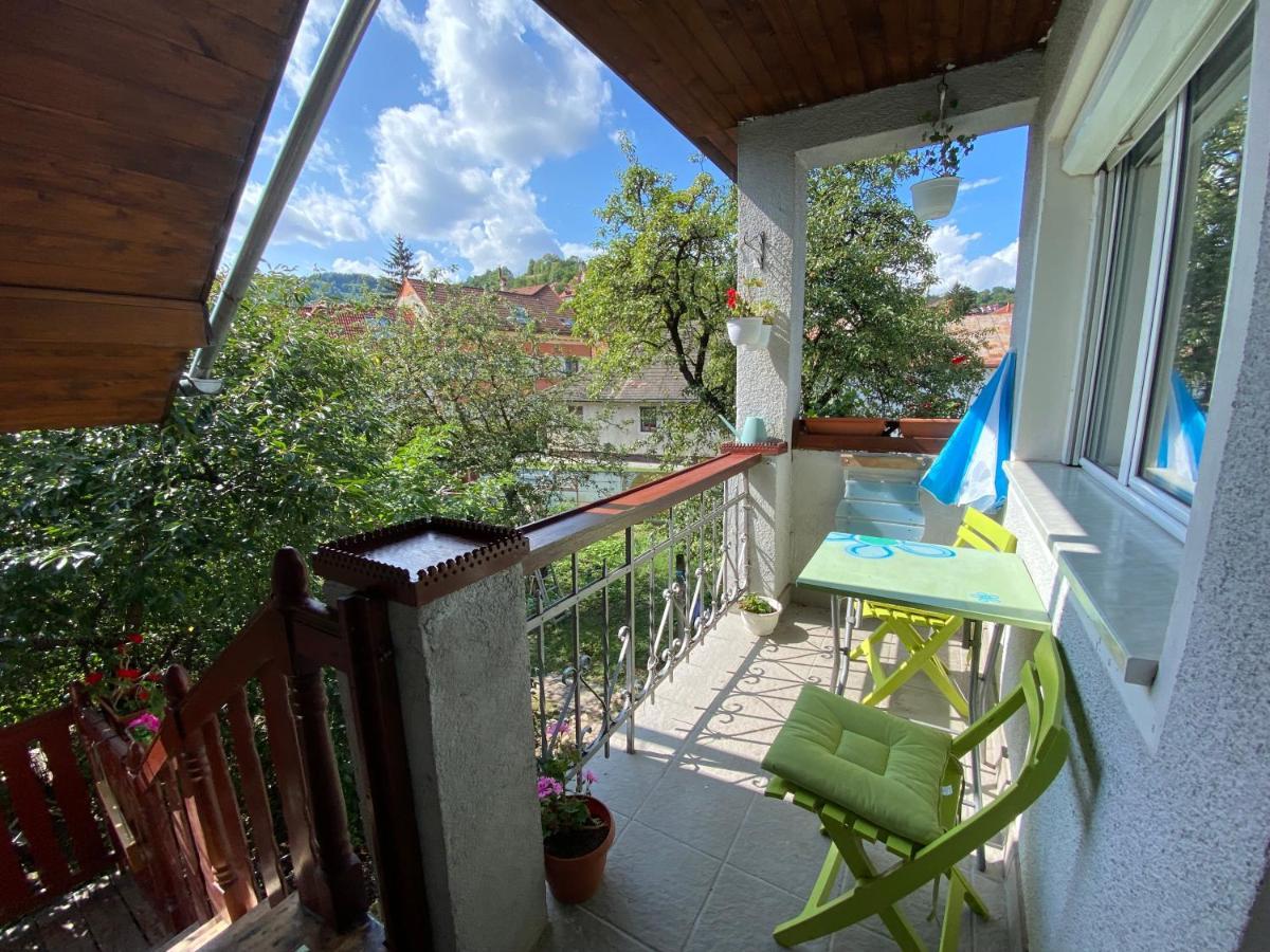 Rose'S Oldtown Apartment Braşov Esterno foto