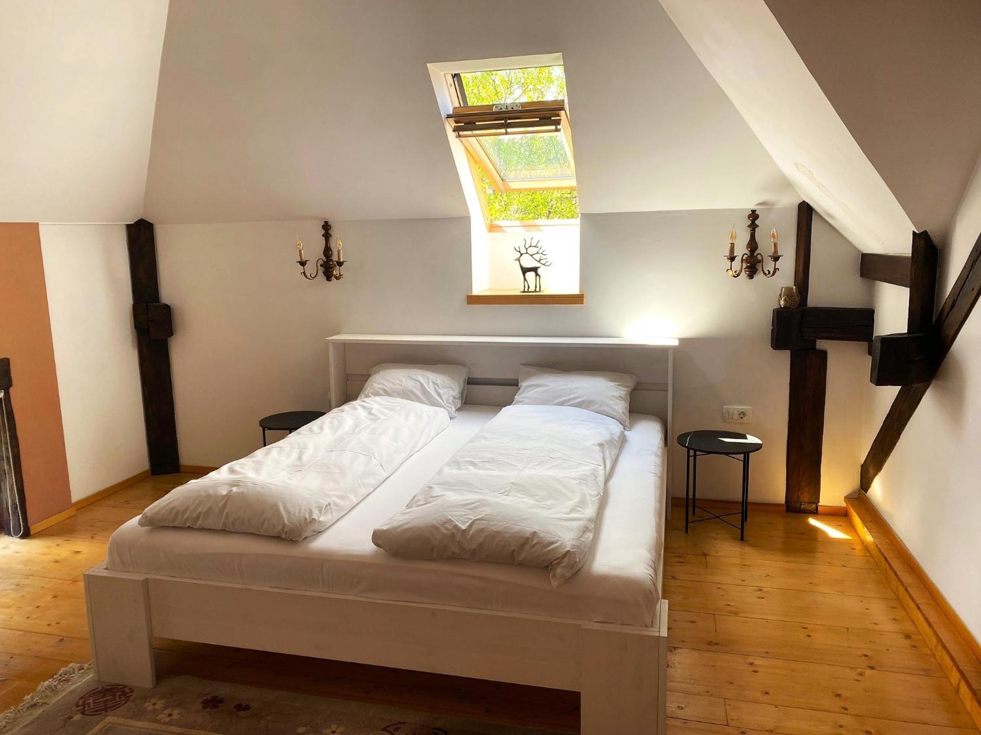 Rose'S Oldtown Apartment Braşov Esterno foto